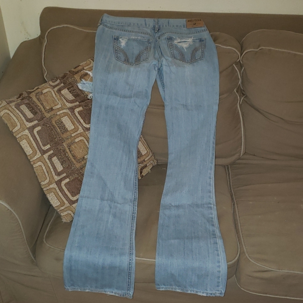 Ladies Hollister jeans - Picture 2 of 8